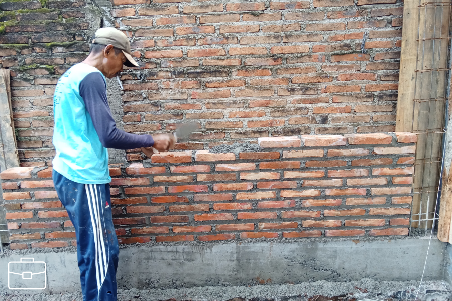 Busco ayudante de albañil responsable para obra